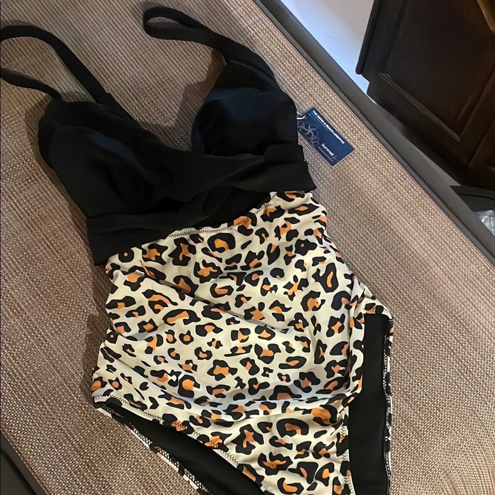 Leopard Print Swimsuit with Black Top NEW !!! With tags